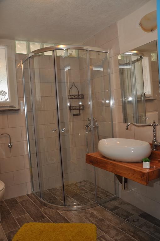 Rustic Apartment Mariva Ljubac  Bagian luar foto